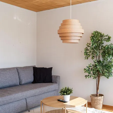 A Quiet House Right Next To The Airport Villa *