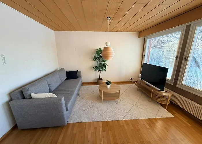 Vila A Quiet House Right Next To The Airport